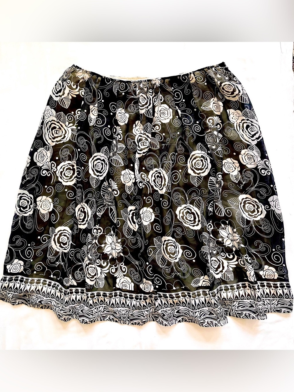 Floral Print Chiffon Mini Skirt Black with off-white Flowers. Size 8